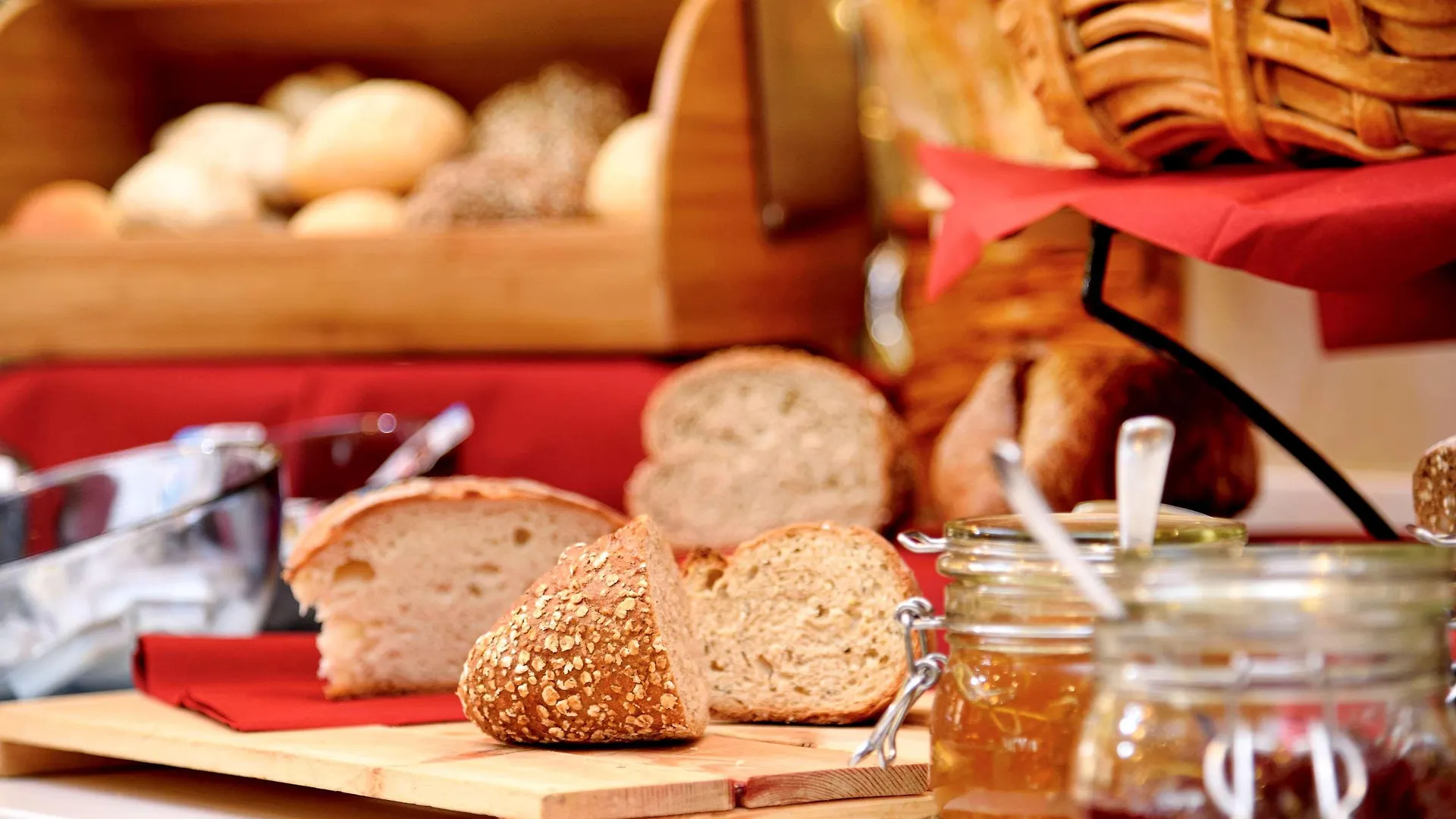 Mercure Gold Hotel Jumeirah Dubai By Accor