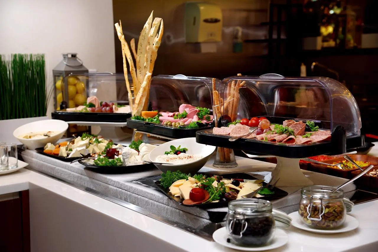 ****  Mercure Gold Hotel Jumeirah Dubai By Accor ОАЭ